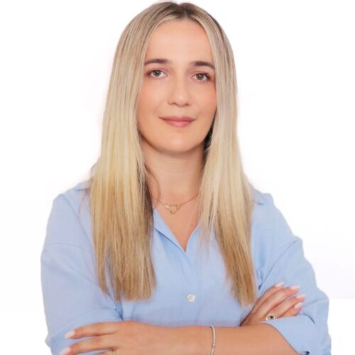 lauraruna25@gmail.com